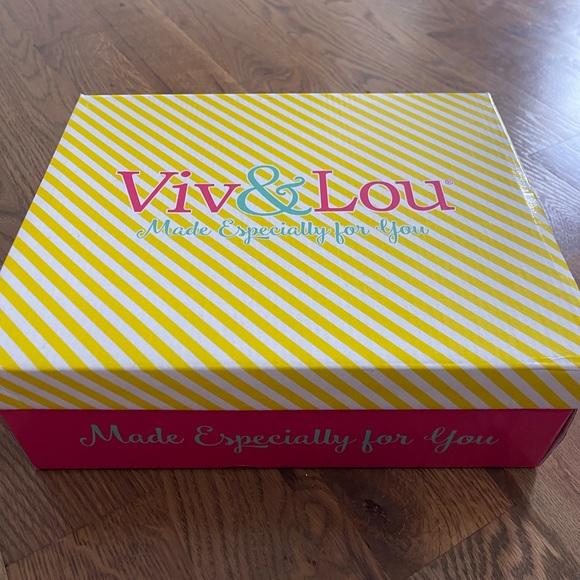 Size 10 Viv and Lou Taupe short boots - Picture 3 of 4